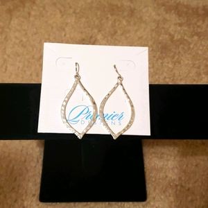 Premier Designs silver essence earrings
